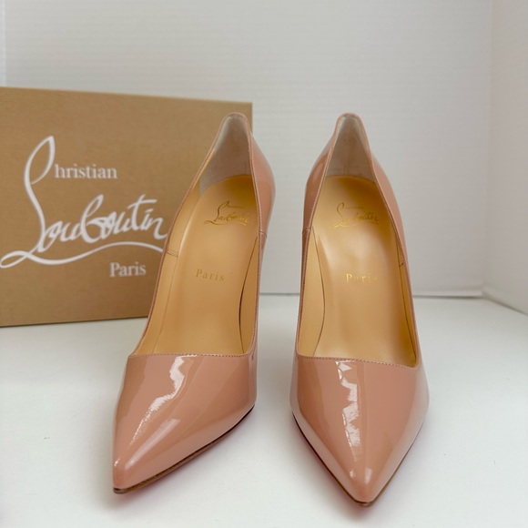 Christian Louboutin
So Kate Patent Pointed-Toe Red Sole Pump - Picture 4 of 12